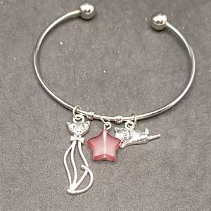 Hand Crafted Silver Tone Cat & Star Charm Bangle with Pink Star
